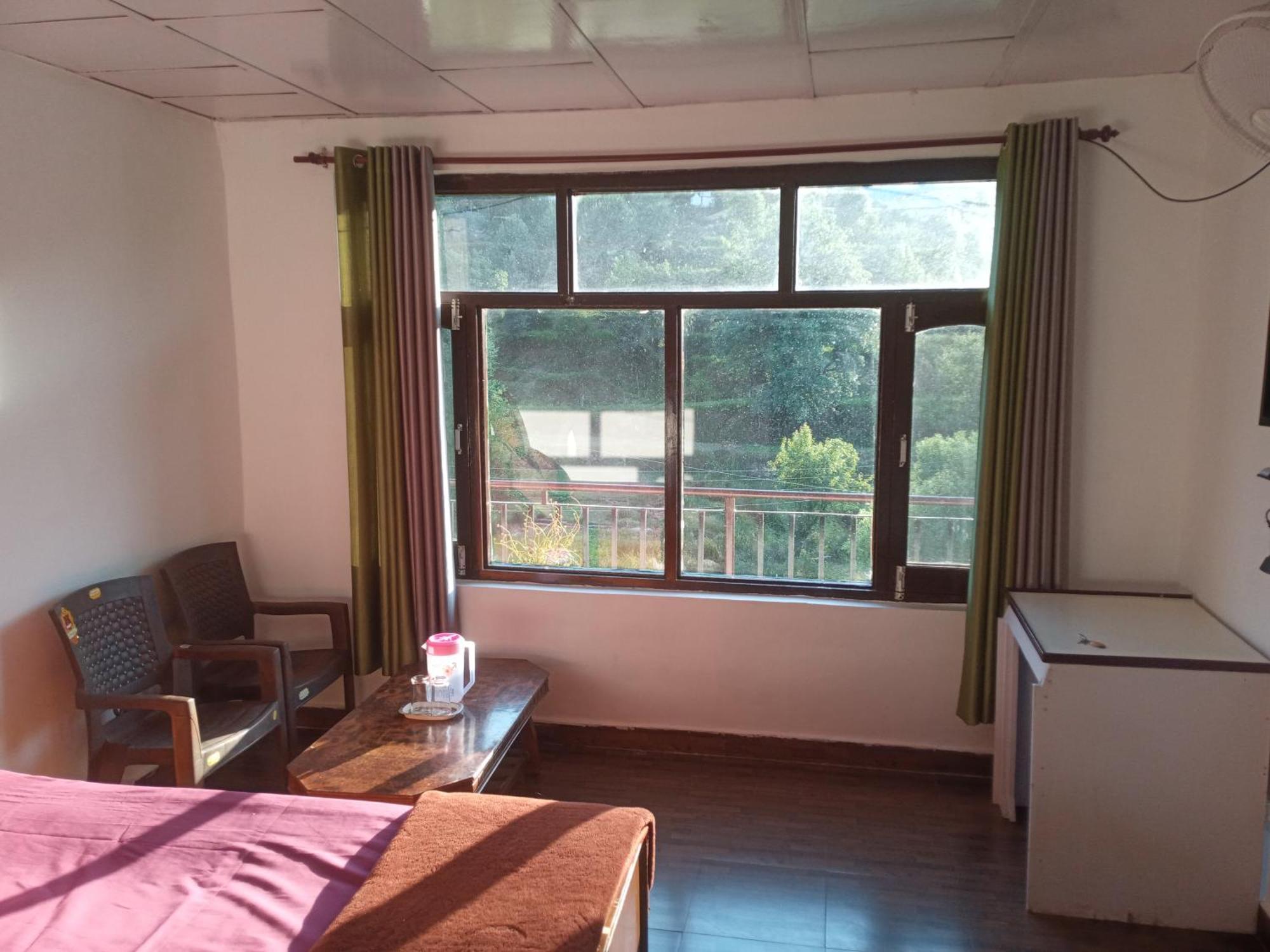 דרמסאלה Nirmal Homestay מראה חיצוני תמונה