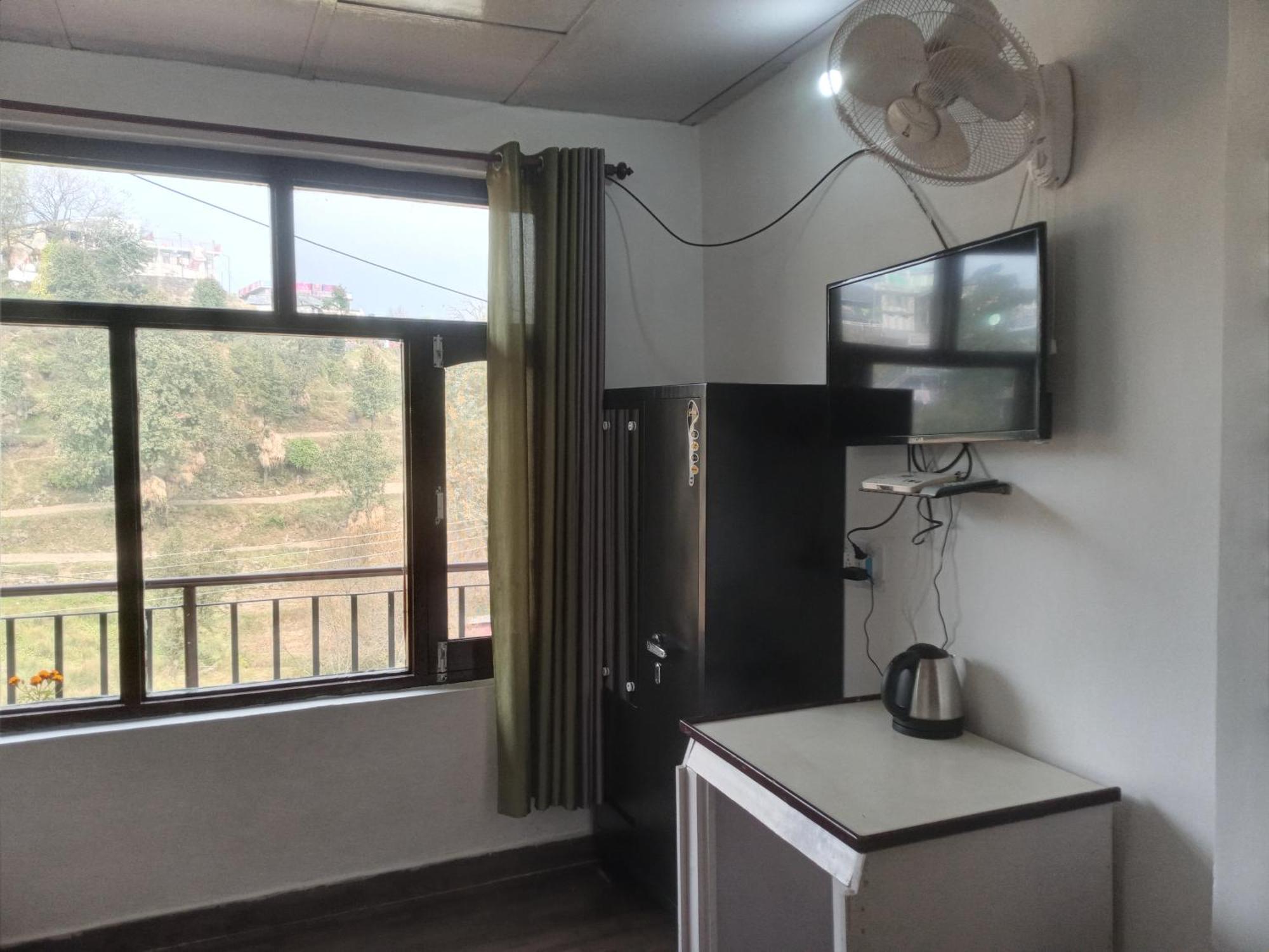 דרמסאלה Nirmal Homestay מראה חיצוני תמונה